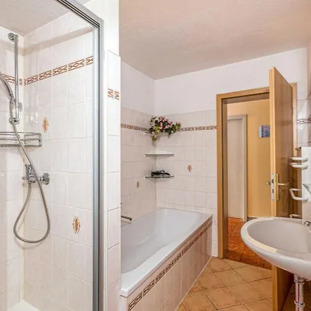 Hébergement de vacances Neu Paditz Mit Pool *