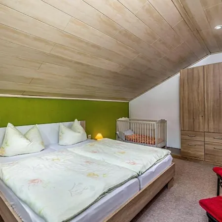 Neu Paditz Mit Pool Hébergement de vacances *